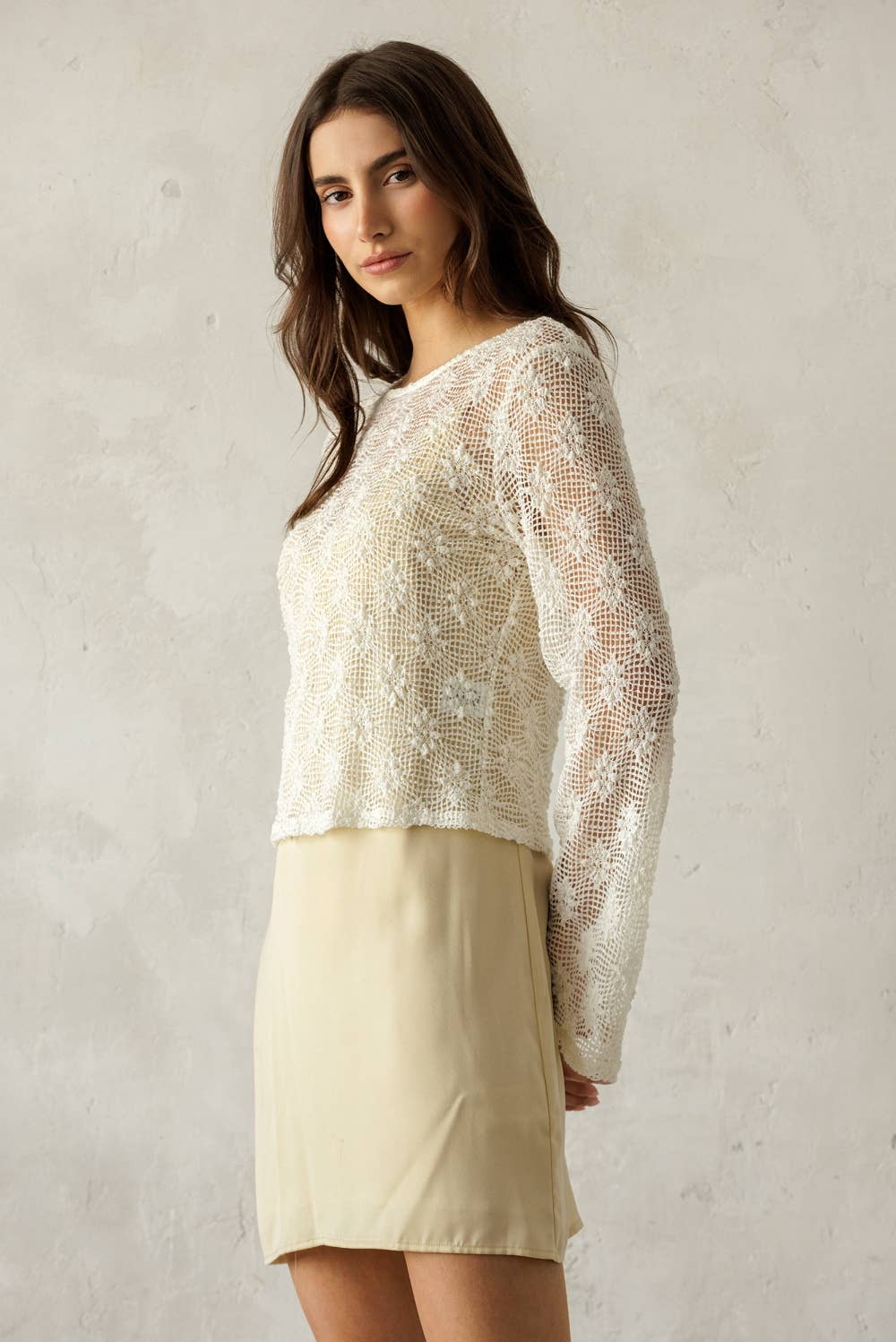 SELI CROCHET BELL SLEEVE TOP
