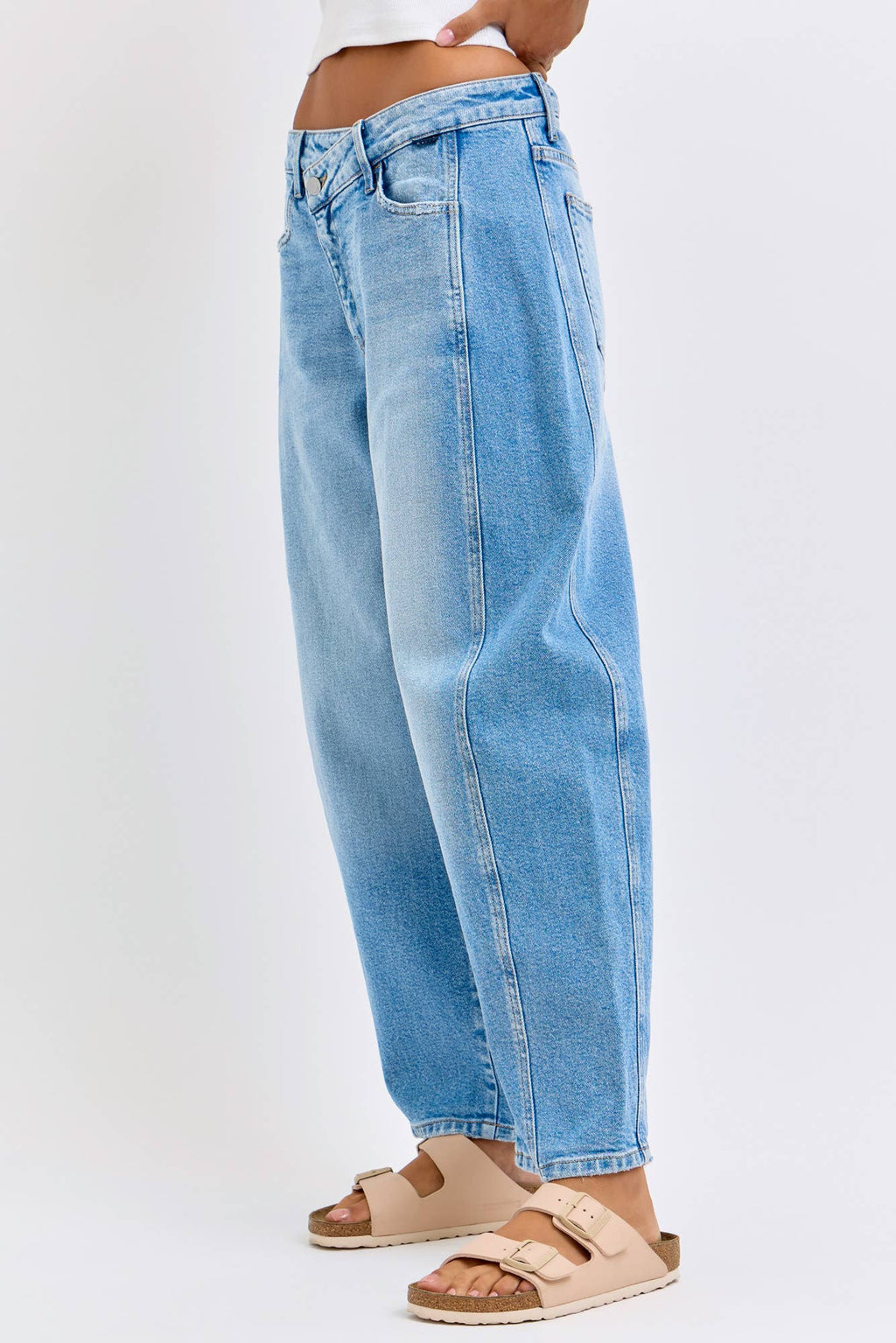 LAYA MID RISE LIGHT DENIM BARREL JEAN