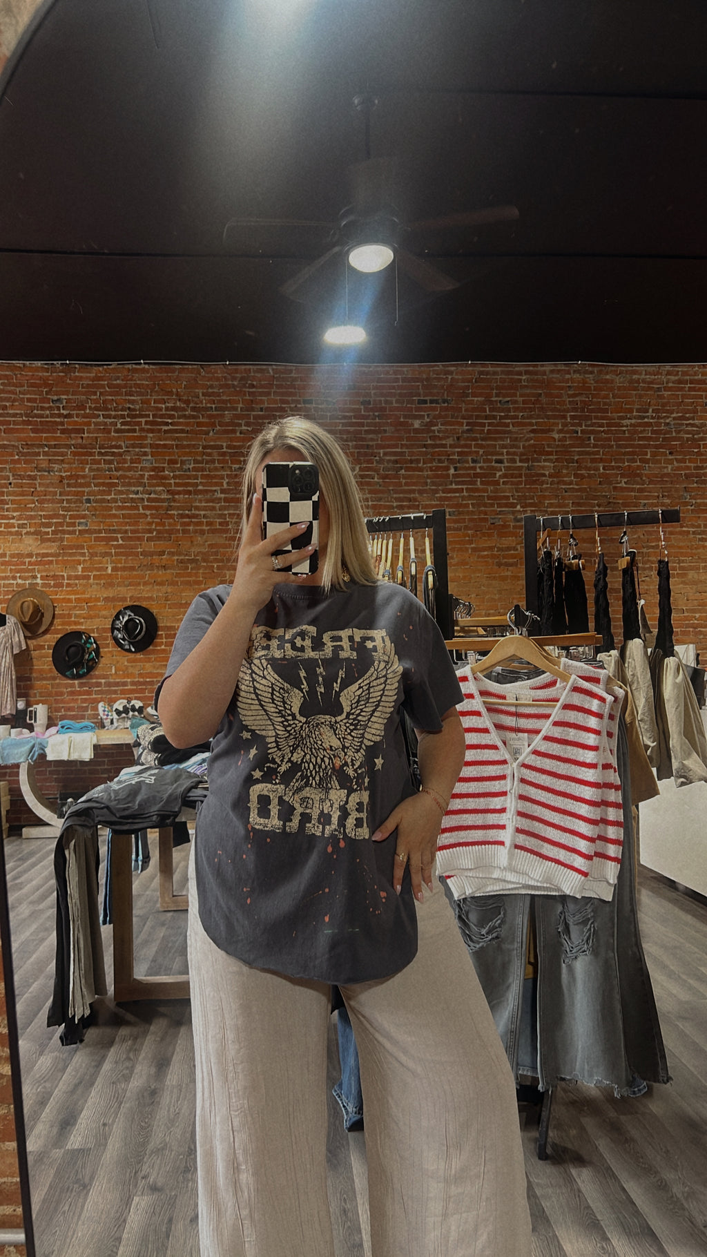 FREE BIRD SIDE SLIT GRAPHIC TEE