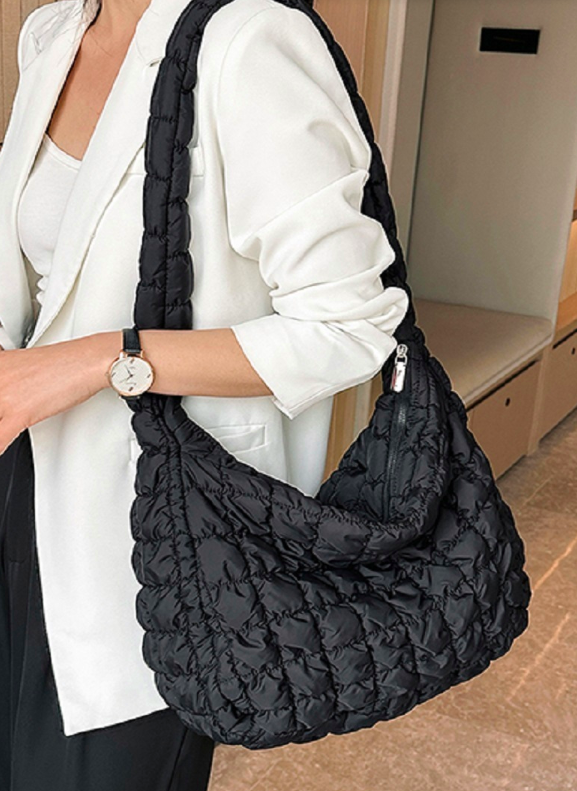 MEDIUM FRAYE QUILTED CARRY BAG