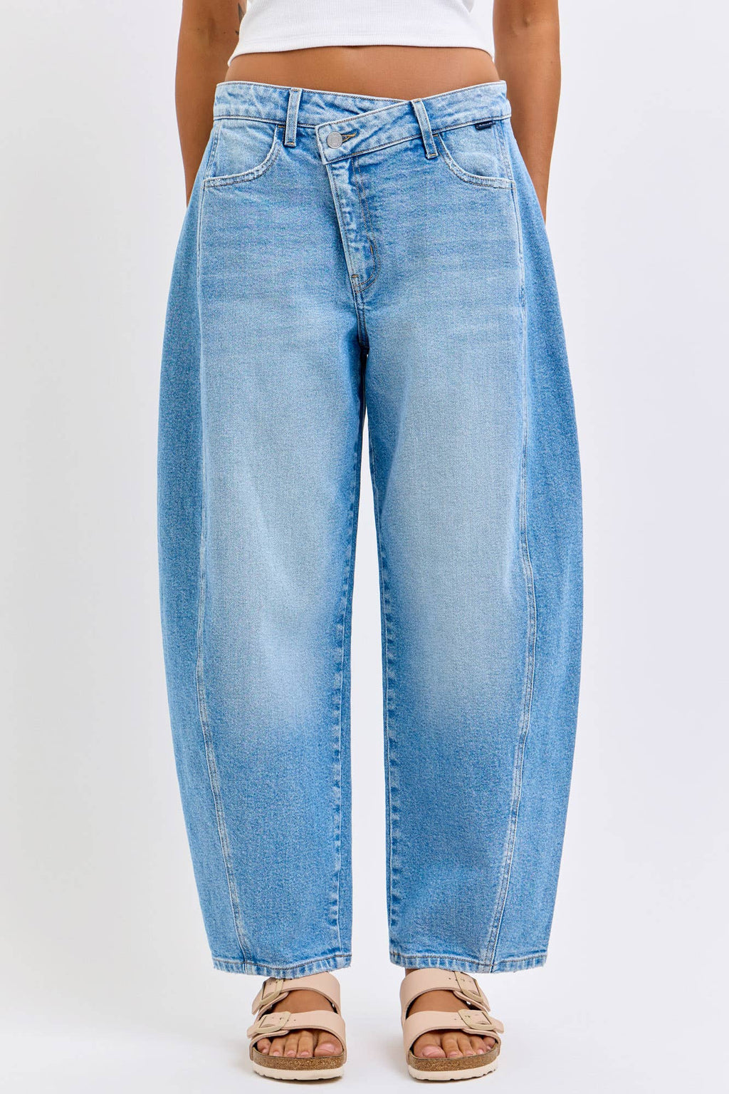 LAYA MID RISE LIGHT DENIM BARREL JEAN