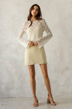SELI CROCHET BELL SLEEVE TOP