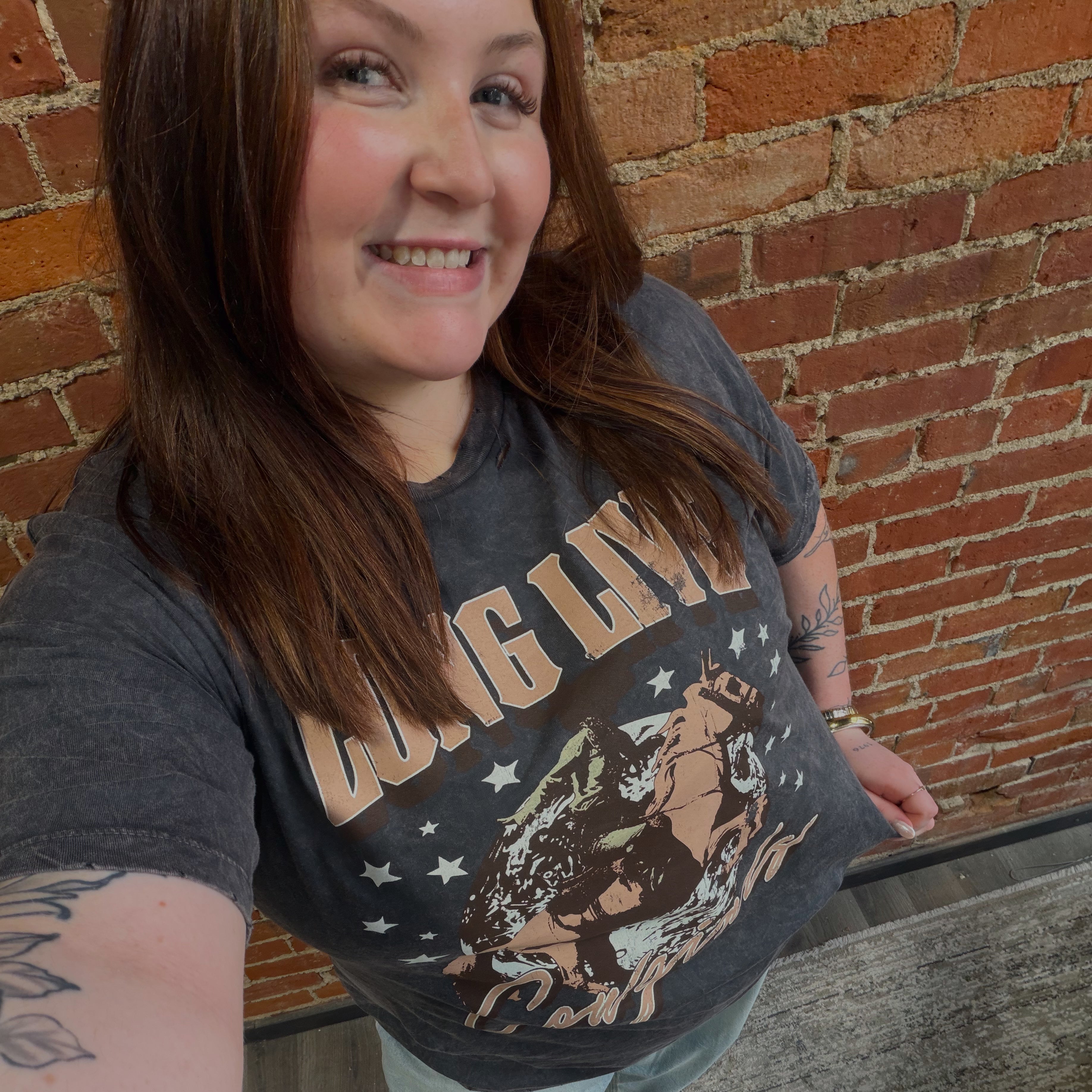LONG LIVE COWGIRLS GRAPHIC TEE
