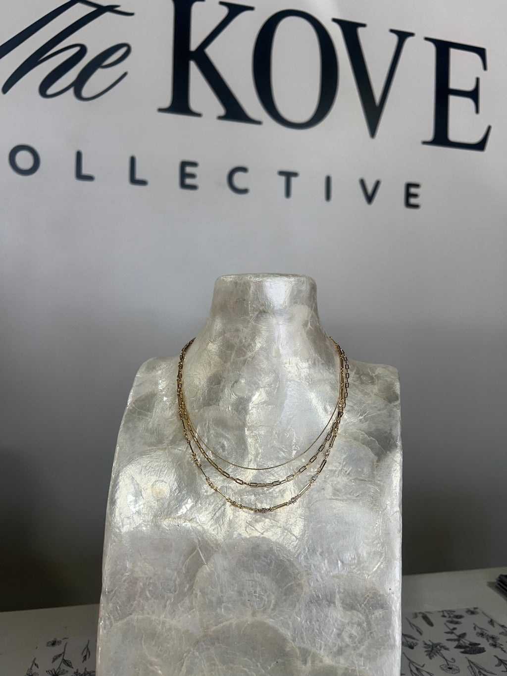 LAE NECKLACE