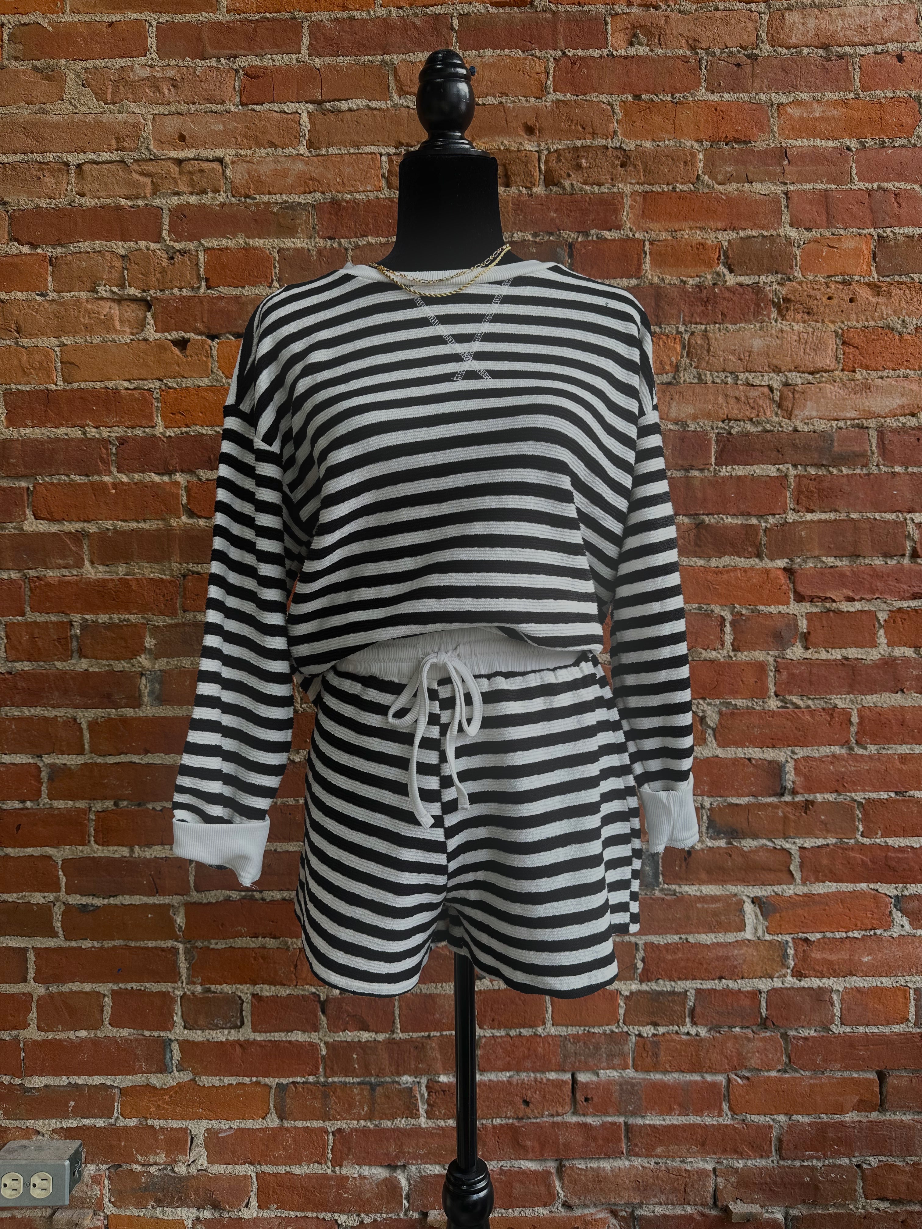 THE CHIC STRIPE SET