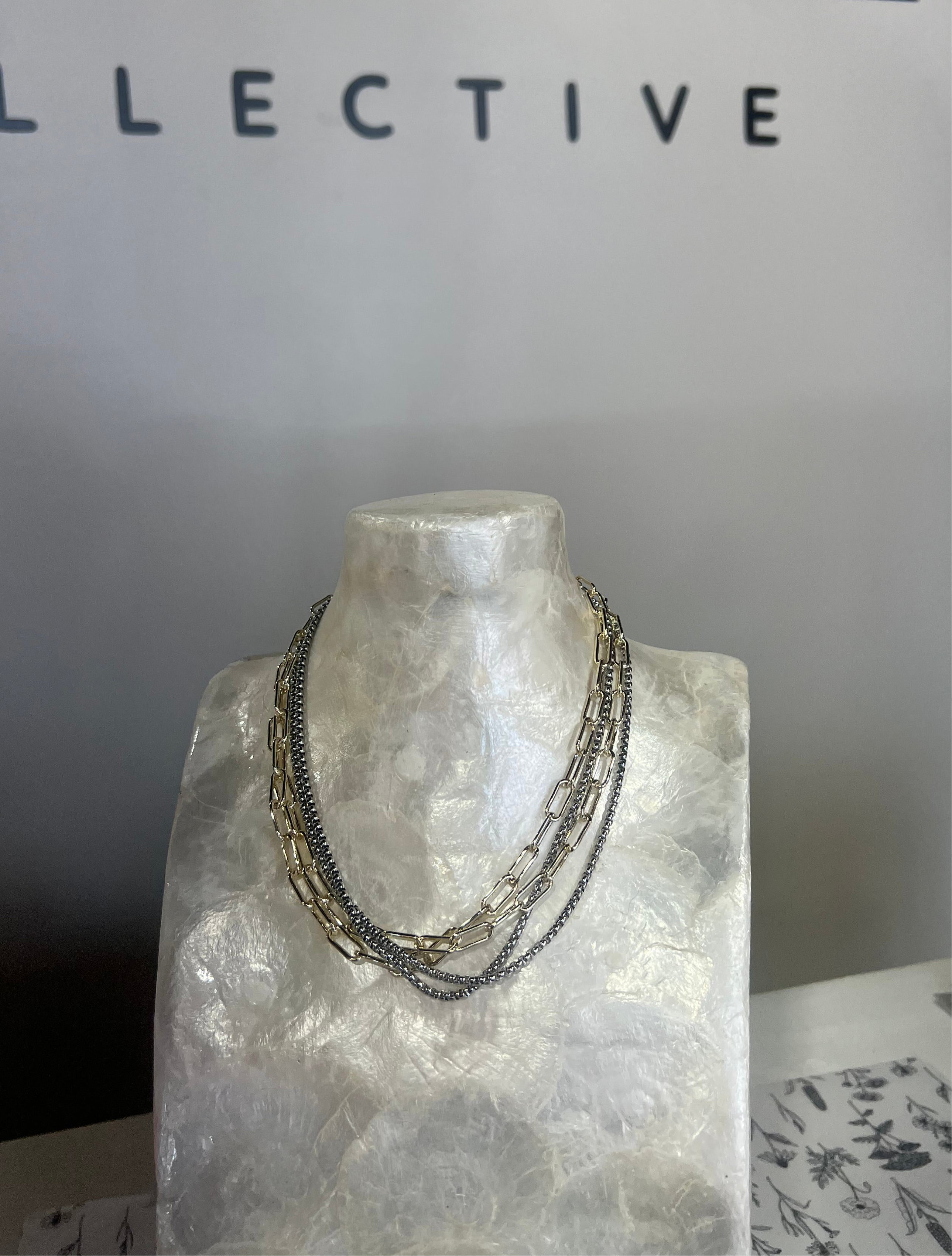 MIXA LAYERED NECKLACE