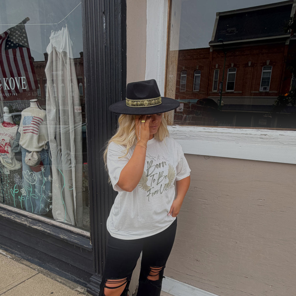 BE FEARLESS GRAPHIC TEE