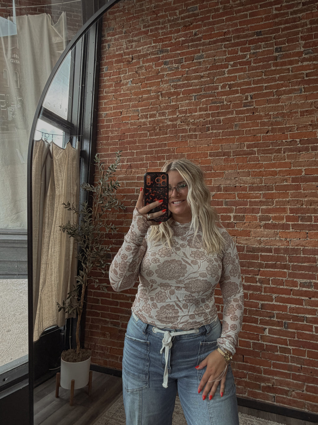 THE VINTAGE BLOOM MOCK-NECK
