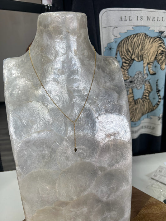 THE LOW NECKLACE