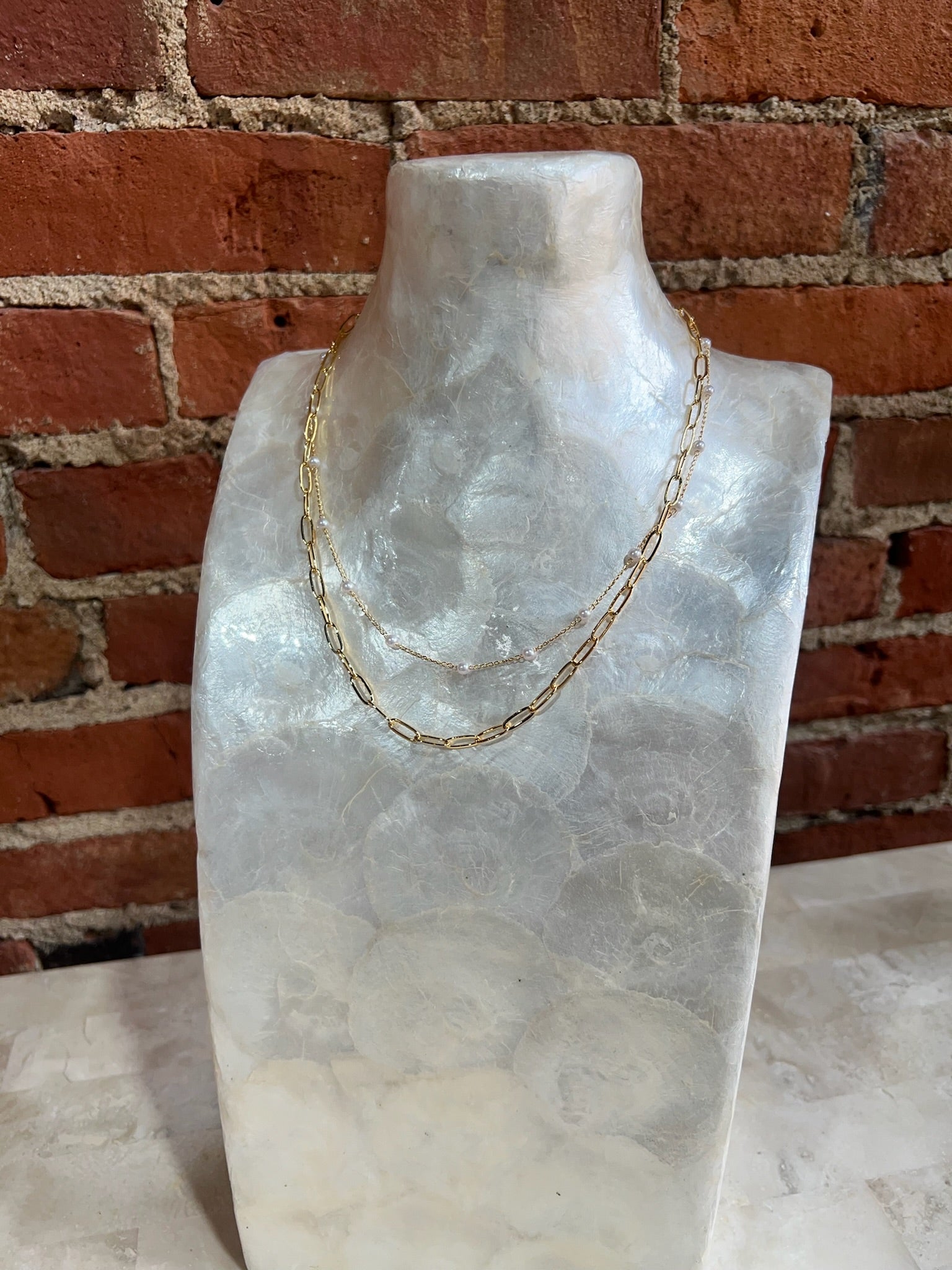 CHAIN & PEARL NECKLACE