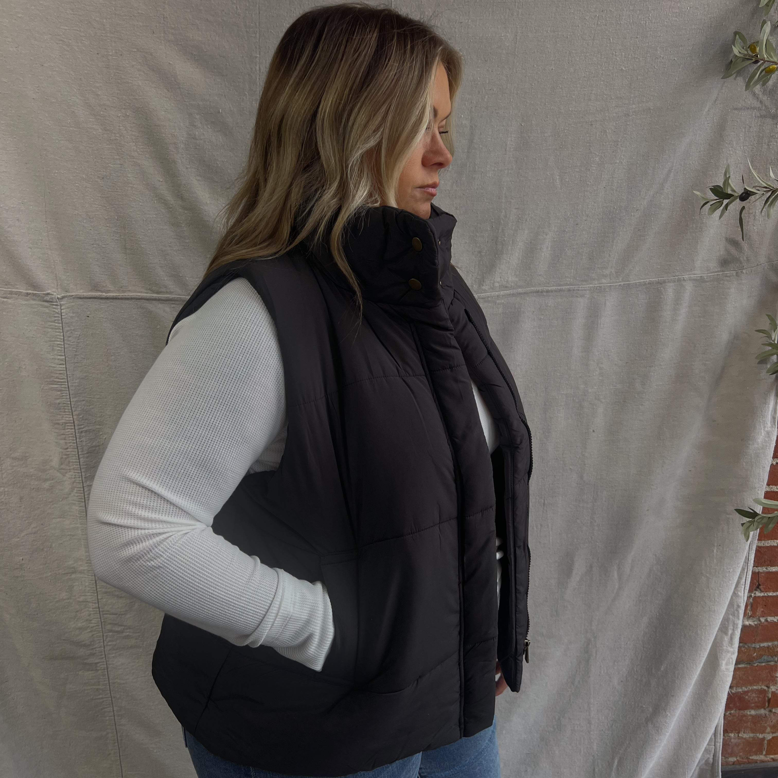 THE TONI VEST - BLACK