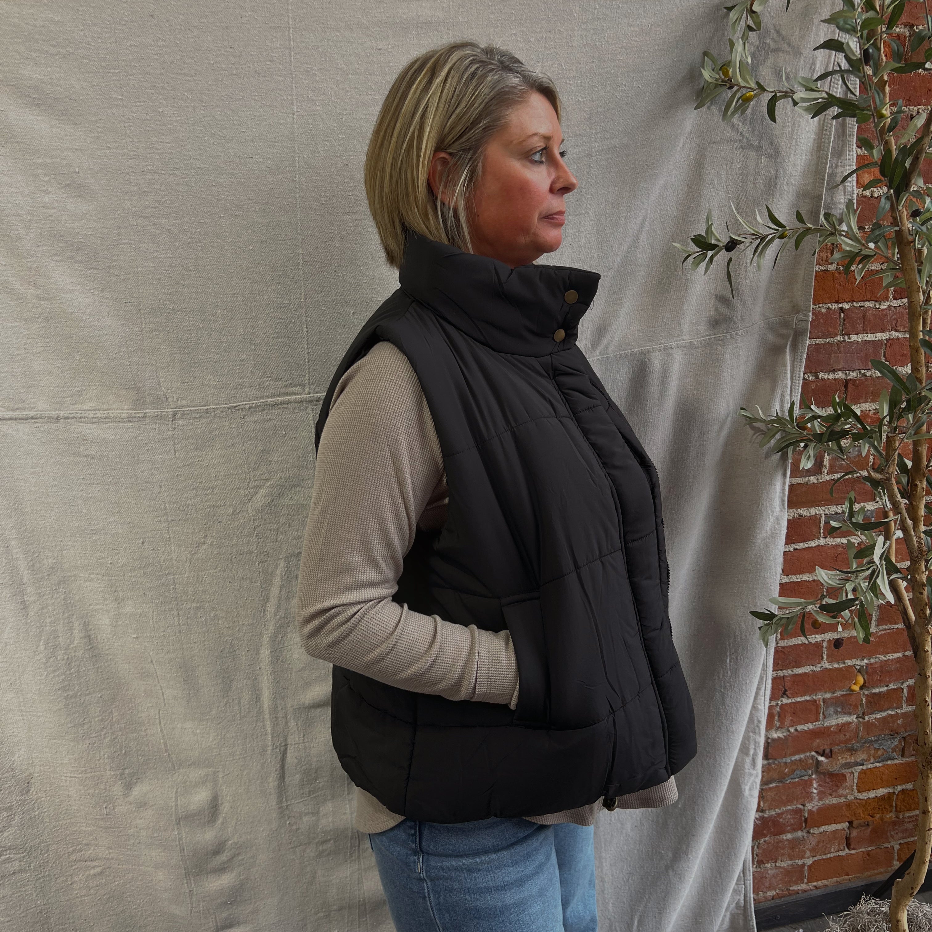 THE TONI VEST - BLACK