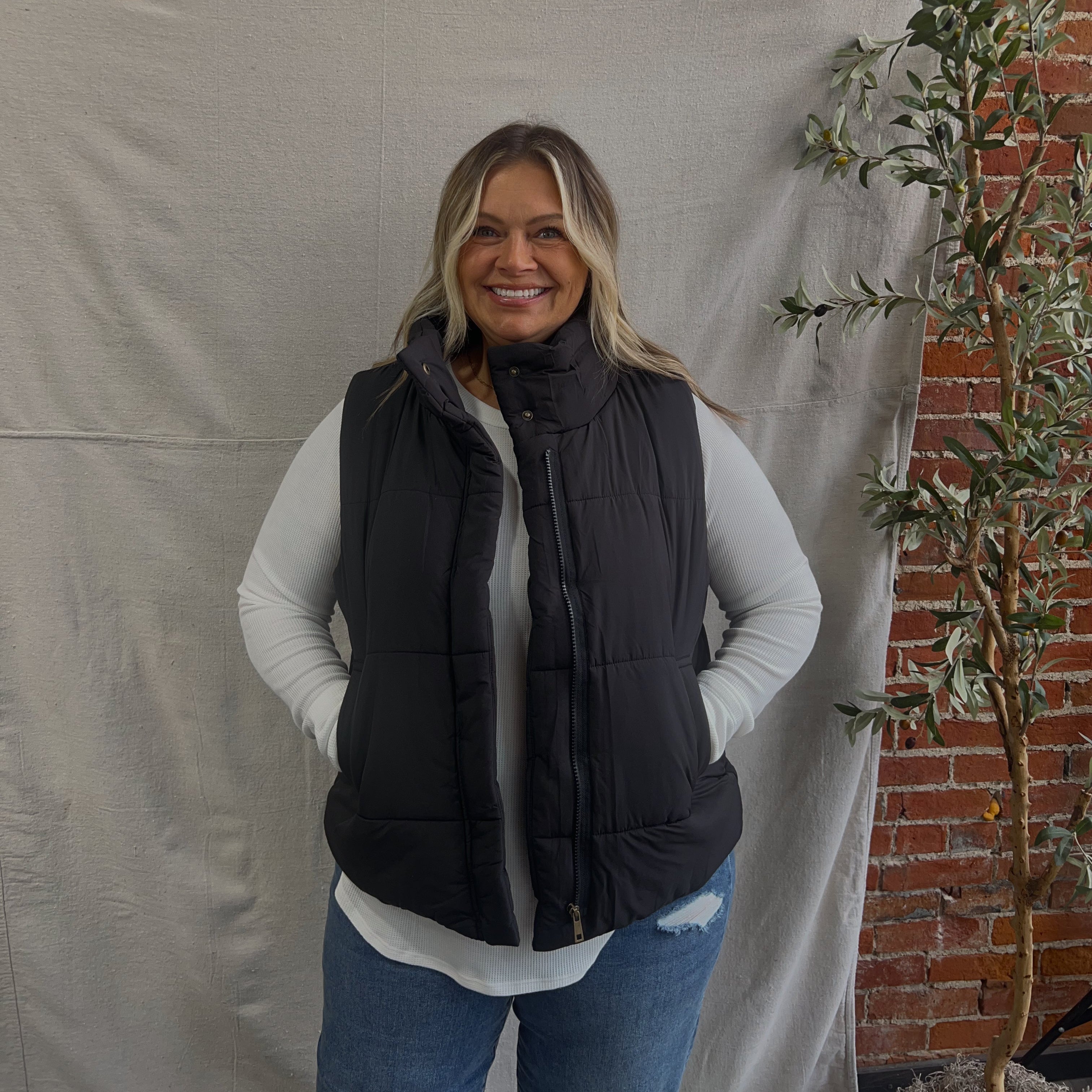 THE TONI VEST - BLACK
