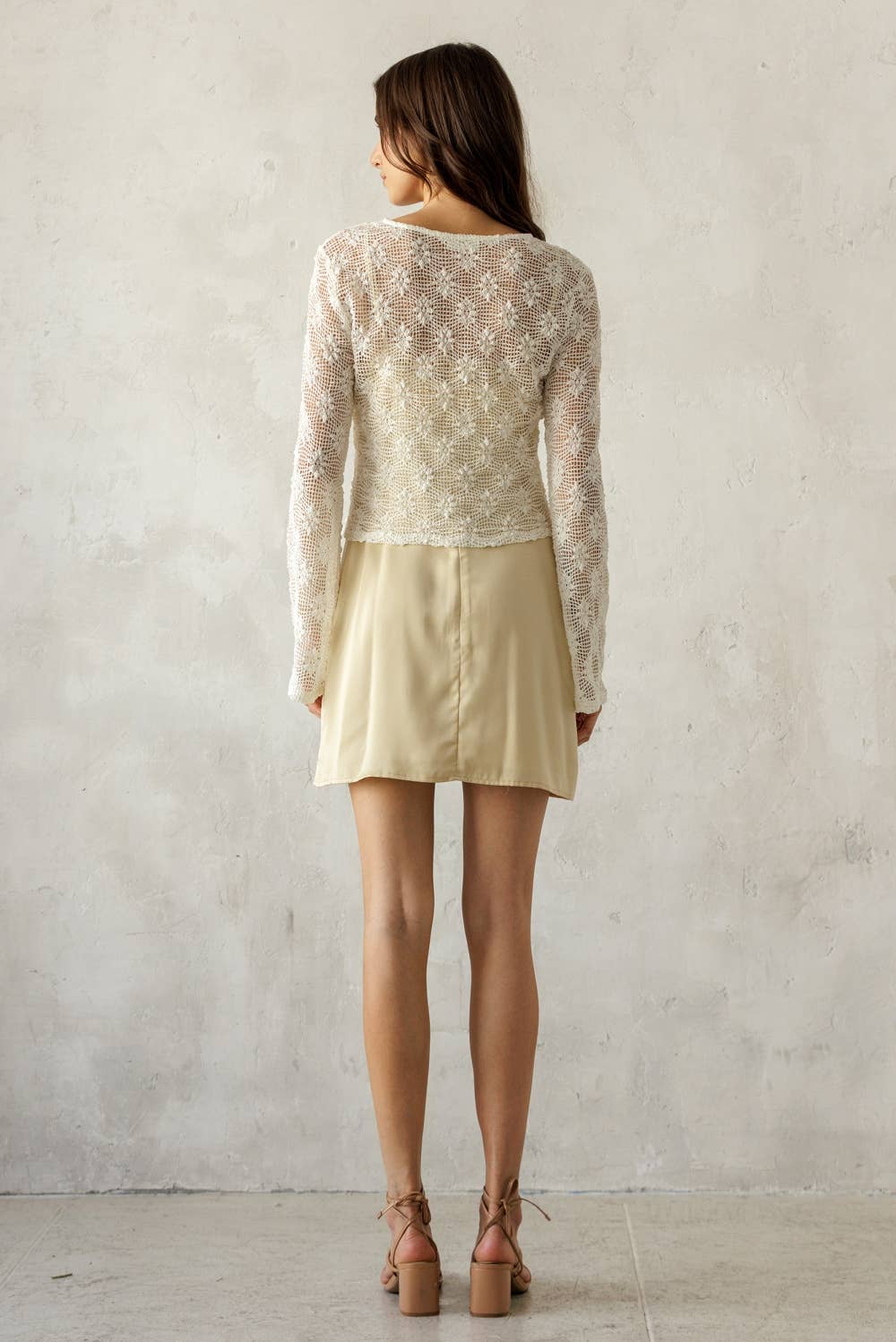 SELI CROCHET BELL SLEEVE TOP